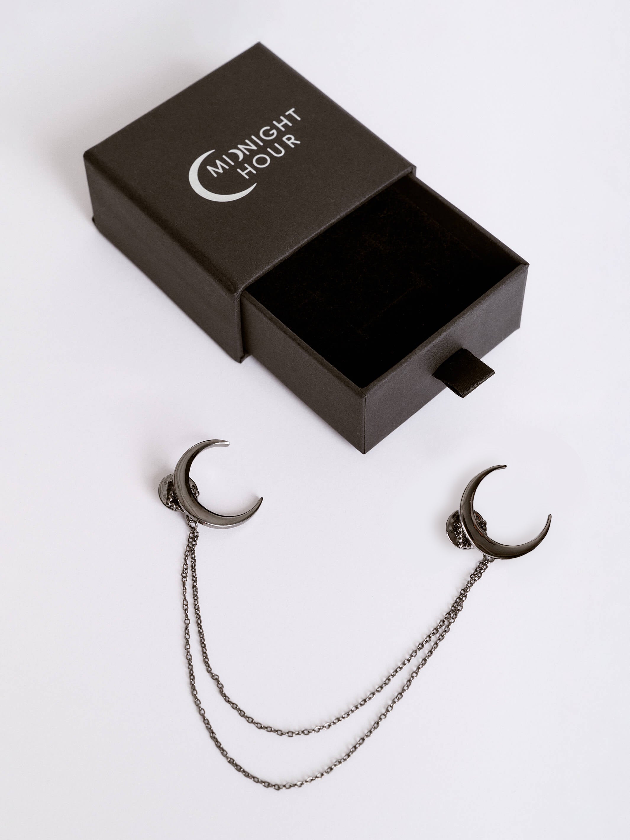 Crescent Moon Collar Chain