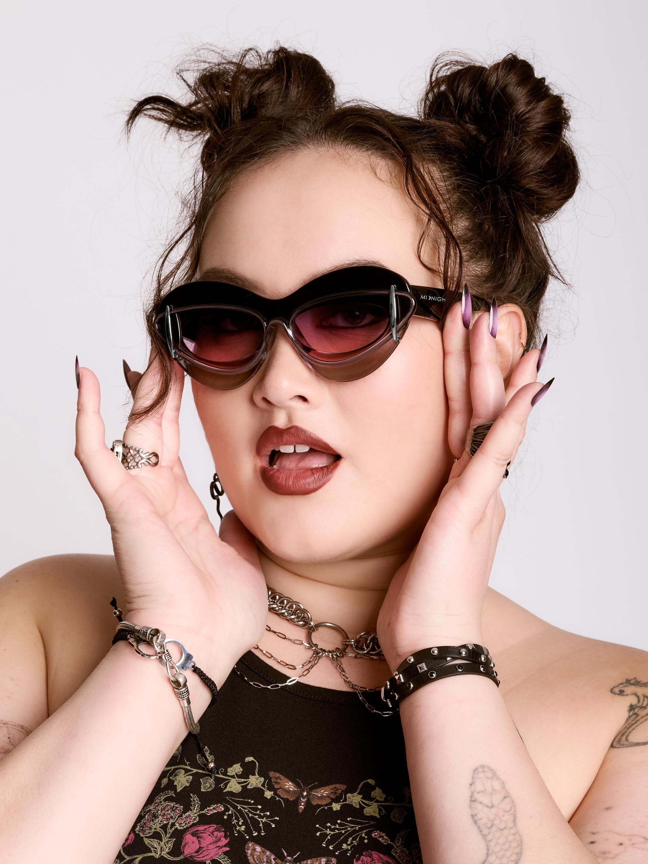 that girl sunglasses