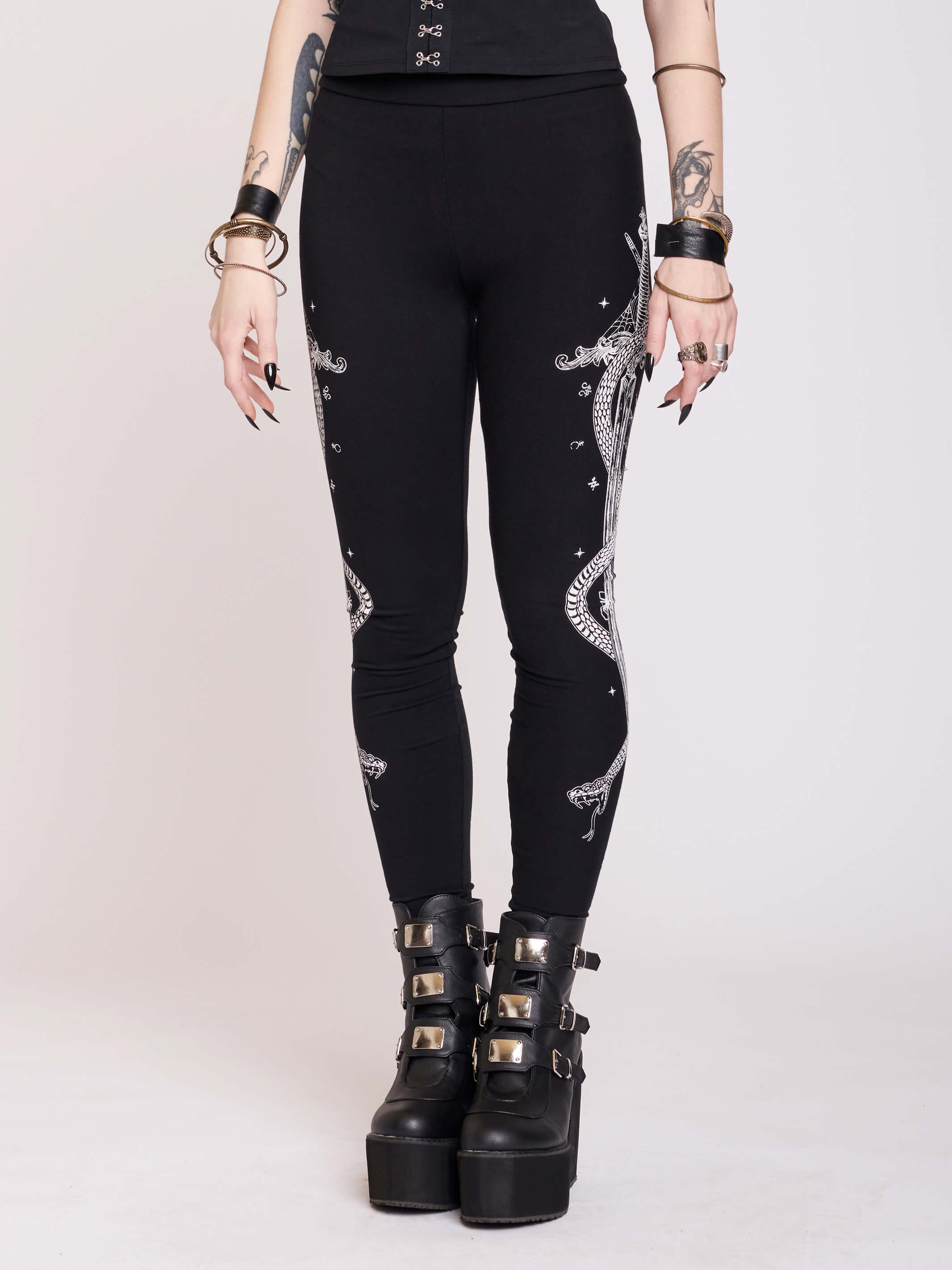 BLACK LEGGING WITH SNAKE DAGGER GRAPHIC