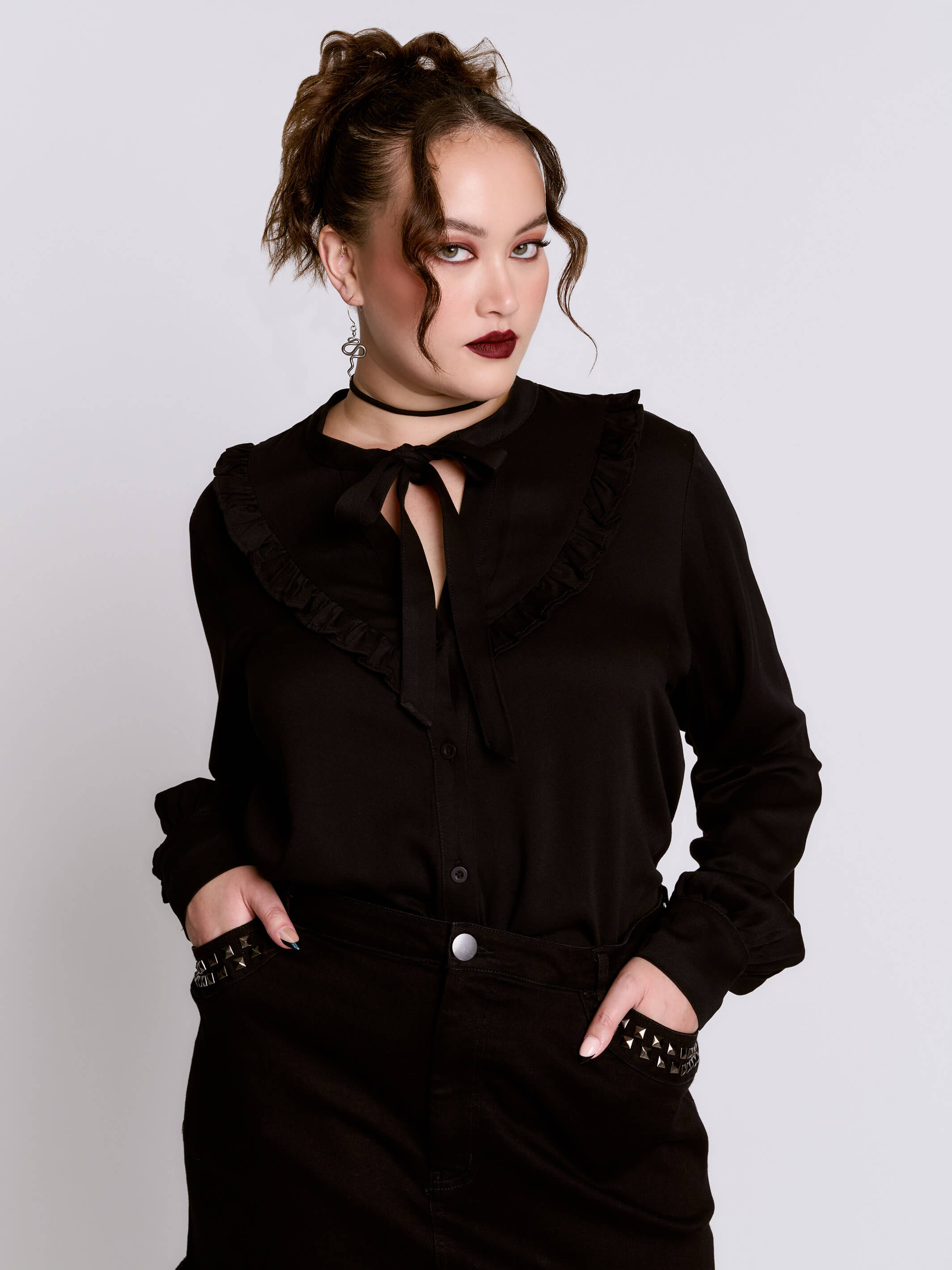 BLACK RUFFLE BLOUSE