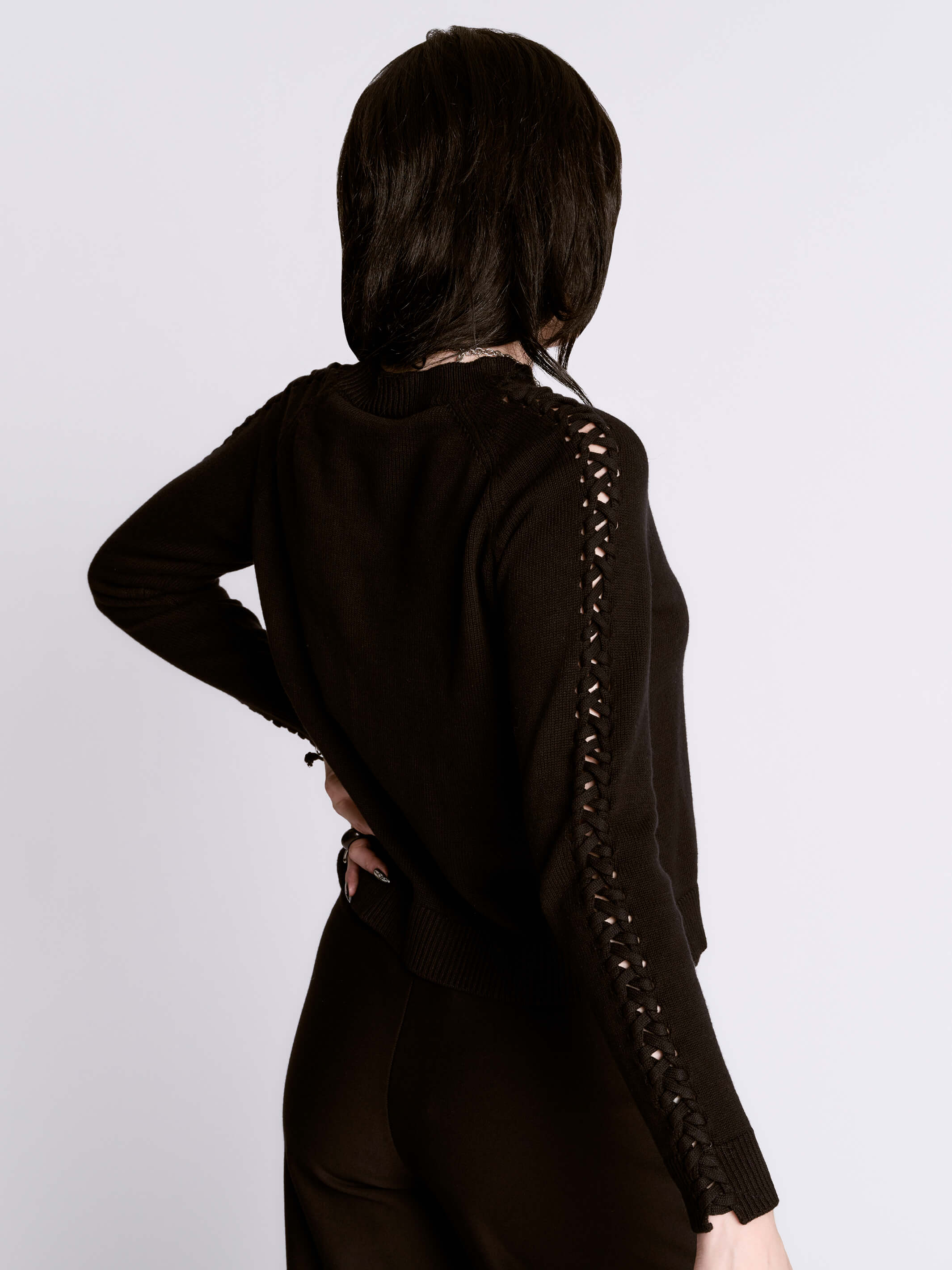 BLACK BRAIDED SWEATER