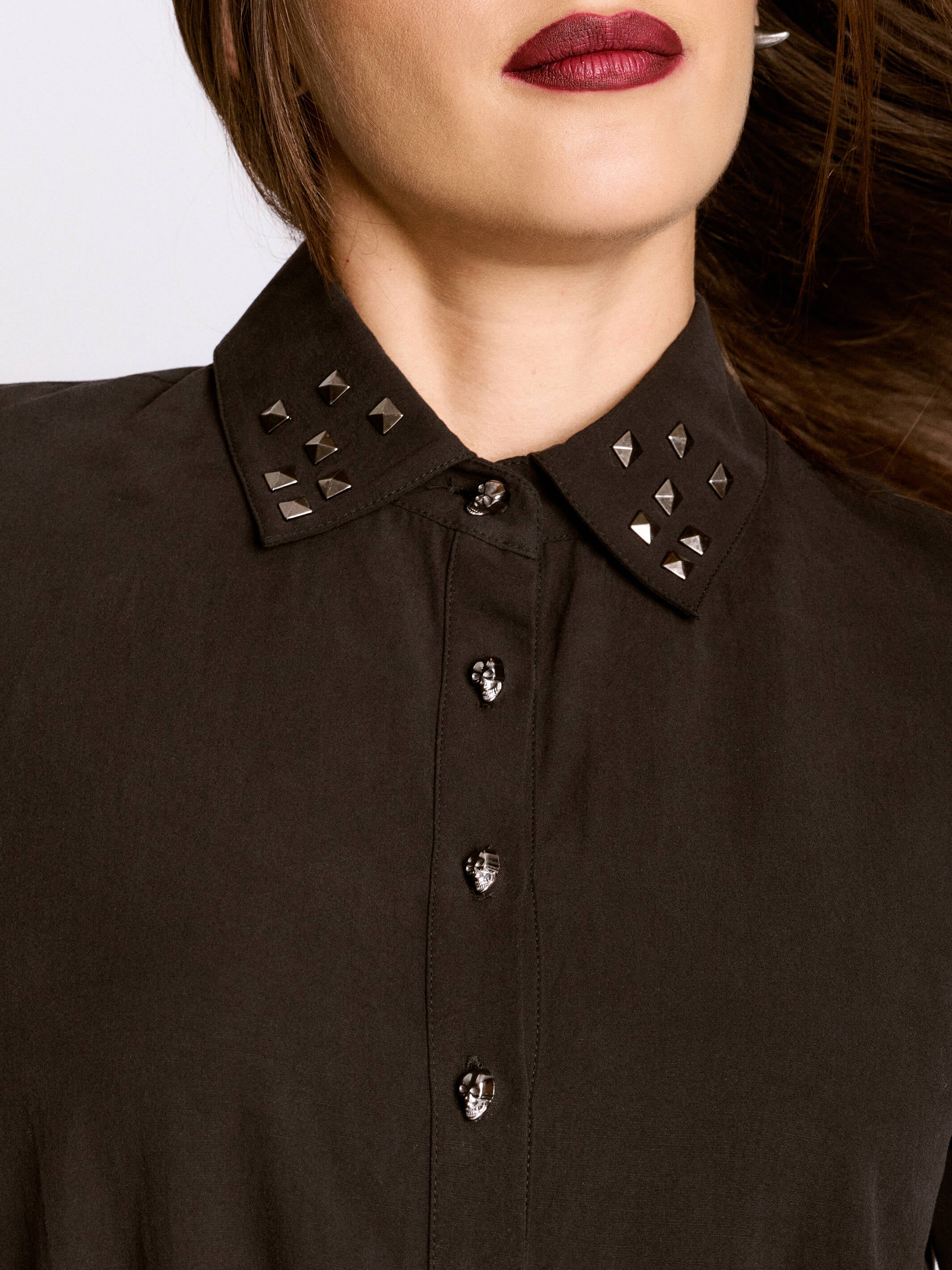 STUDDED SKULL BUTTON SHIRT