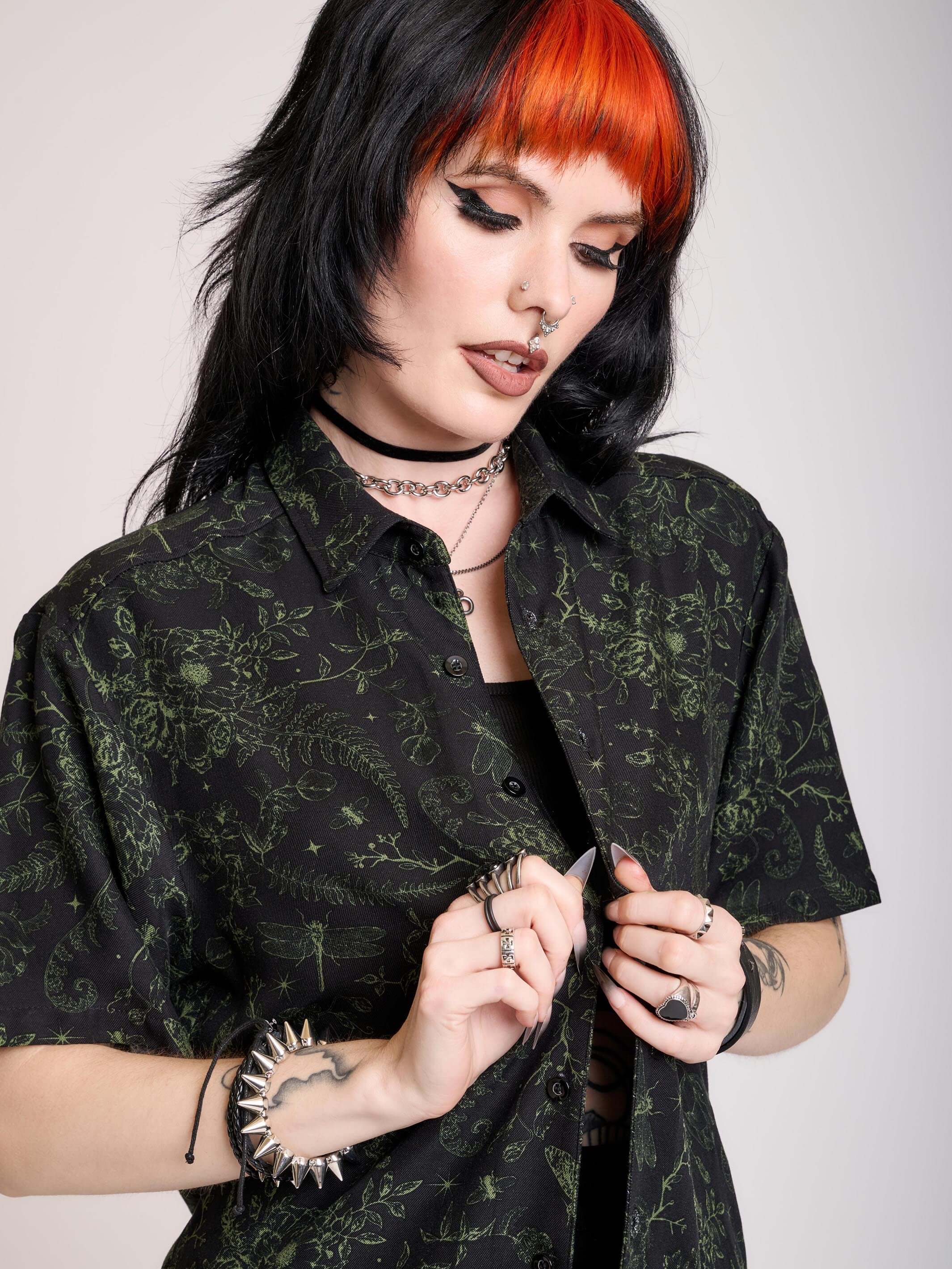 SWAMP WITCH BUTTON UP