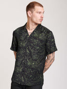 SWAMP WITCH BUTTON UP