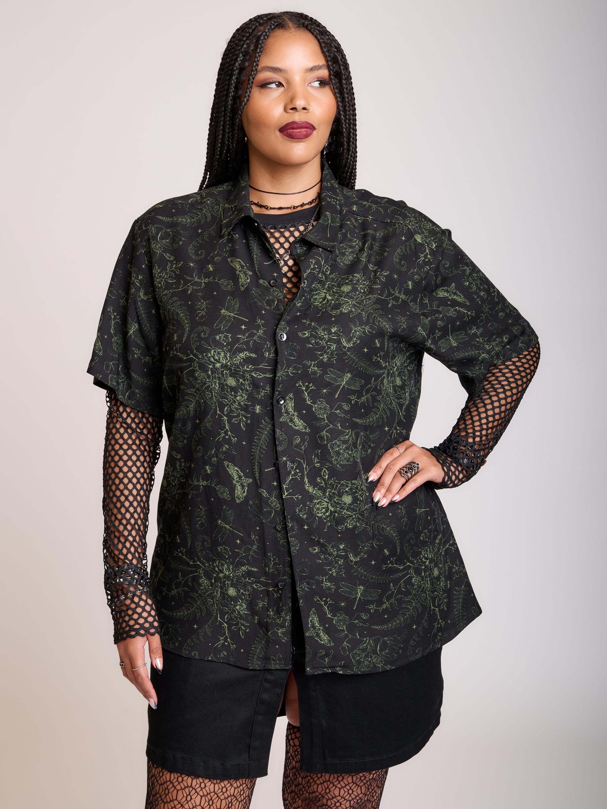 SWAMP WITCH BUTTON UP