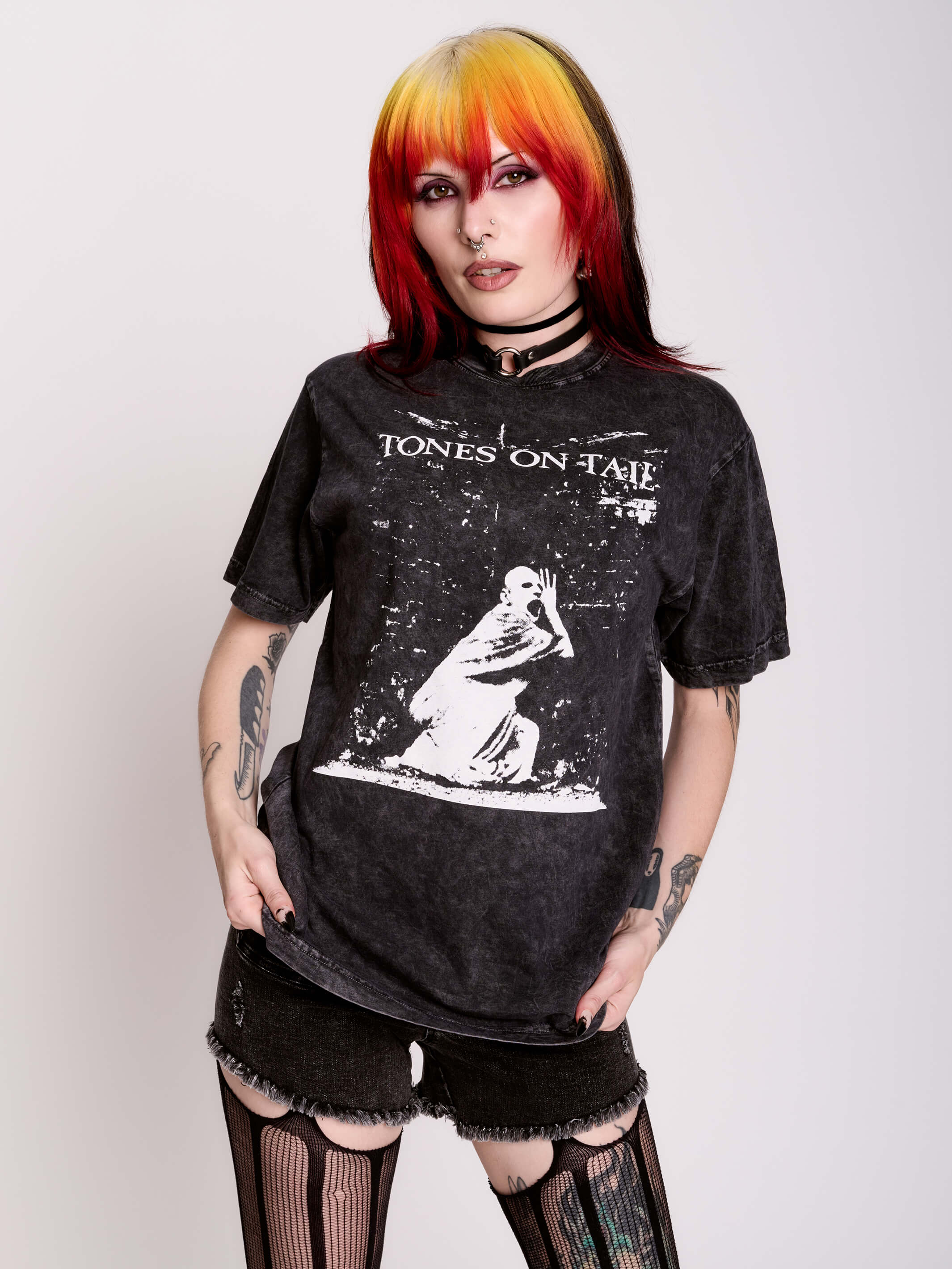 TONES AND TAIL VAMPIRE T-SHIRT