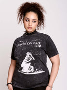 TONES AND TAIL VAMPIRE T-SHIRT